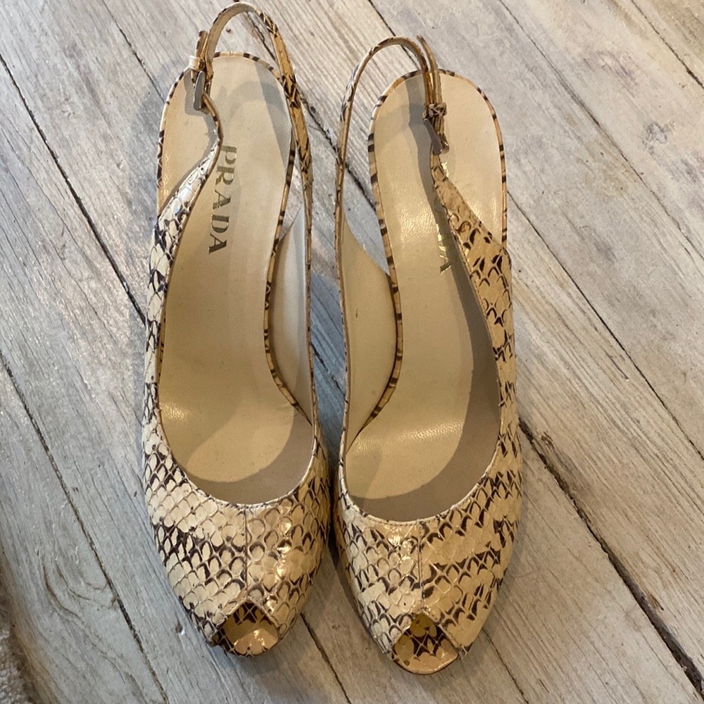 PRADA PEEP-TOE SLINGBACK SNAKE SKIN SHOES SZ 39